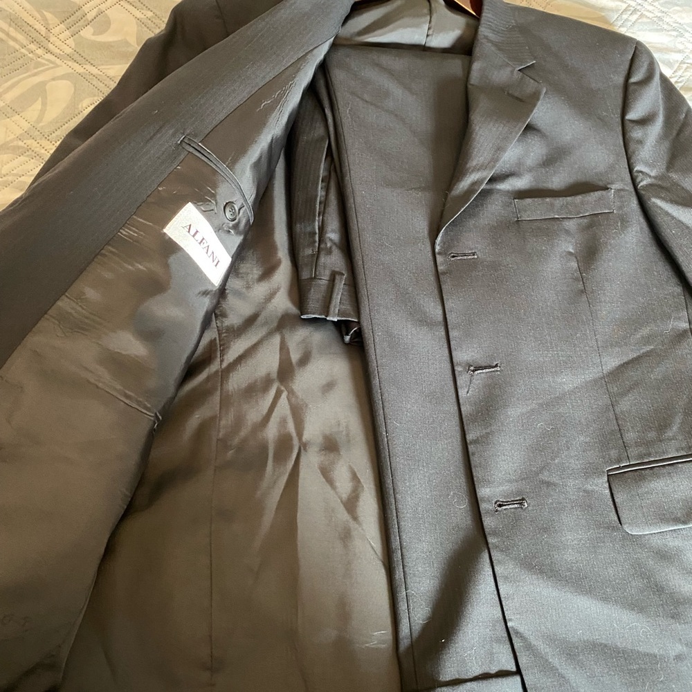Mens suit blazer and pant - Picture 10 of 12